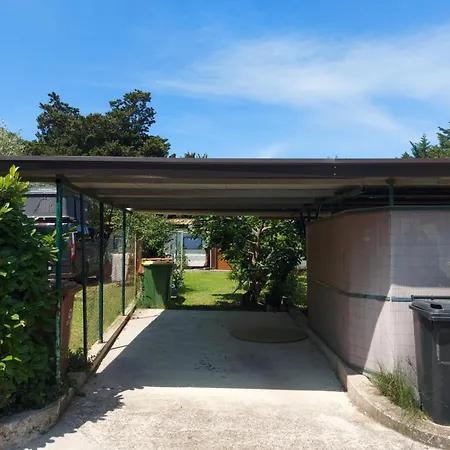 Apartma Lubiana شقة *